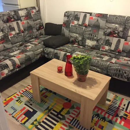 Vivienda Rosa Barrio Humedo * León