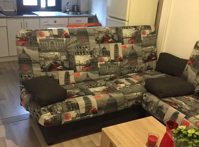 Vivienda Rosa Barrio Humedo *